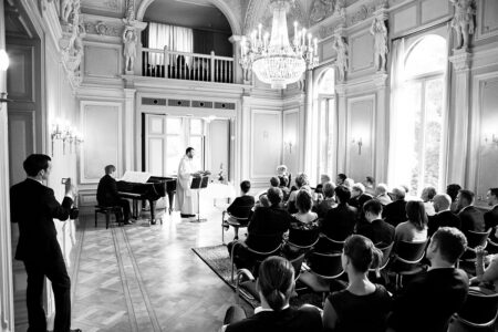 stimungsvolles bild im saal