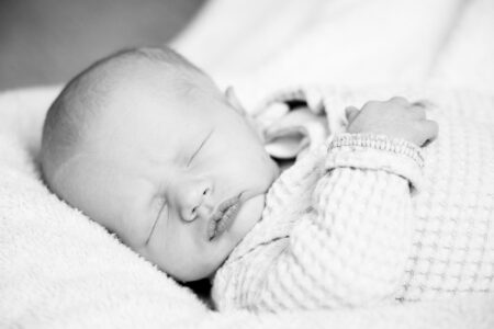 newborn schlafend